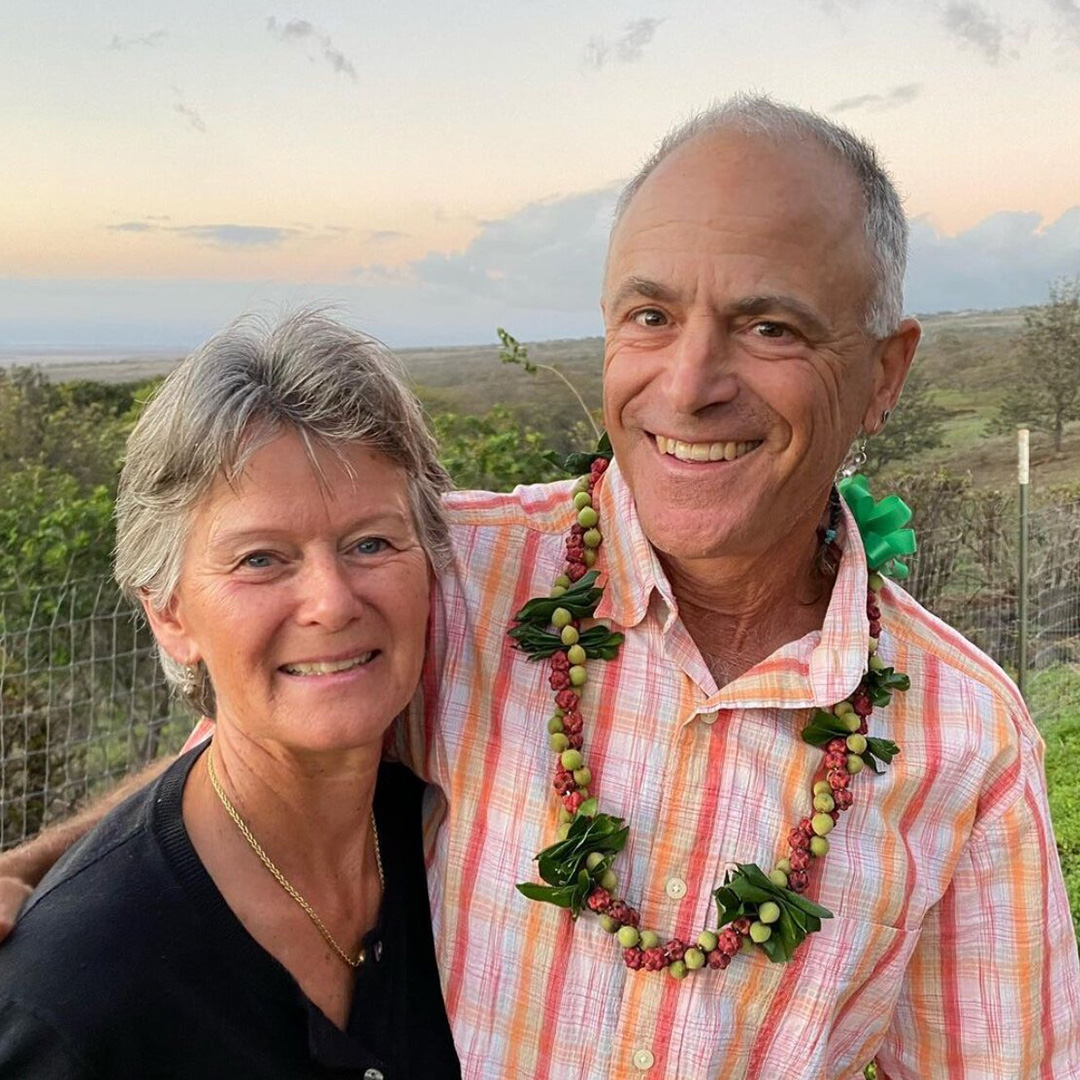 https://mauichocolatecoffeetours.com/oowhunga/2025/08/gerry-janet.jpg